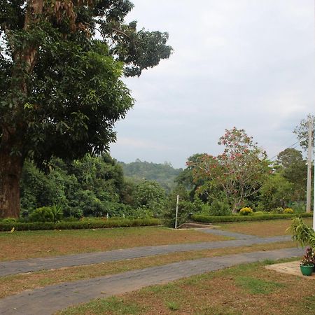 Villa Nilmalee Gampola Exterior photo