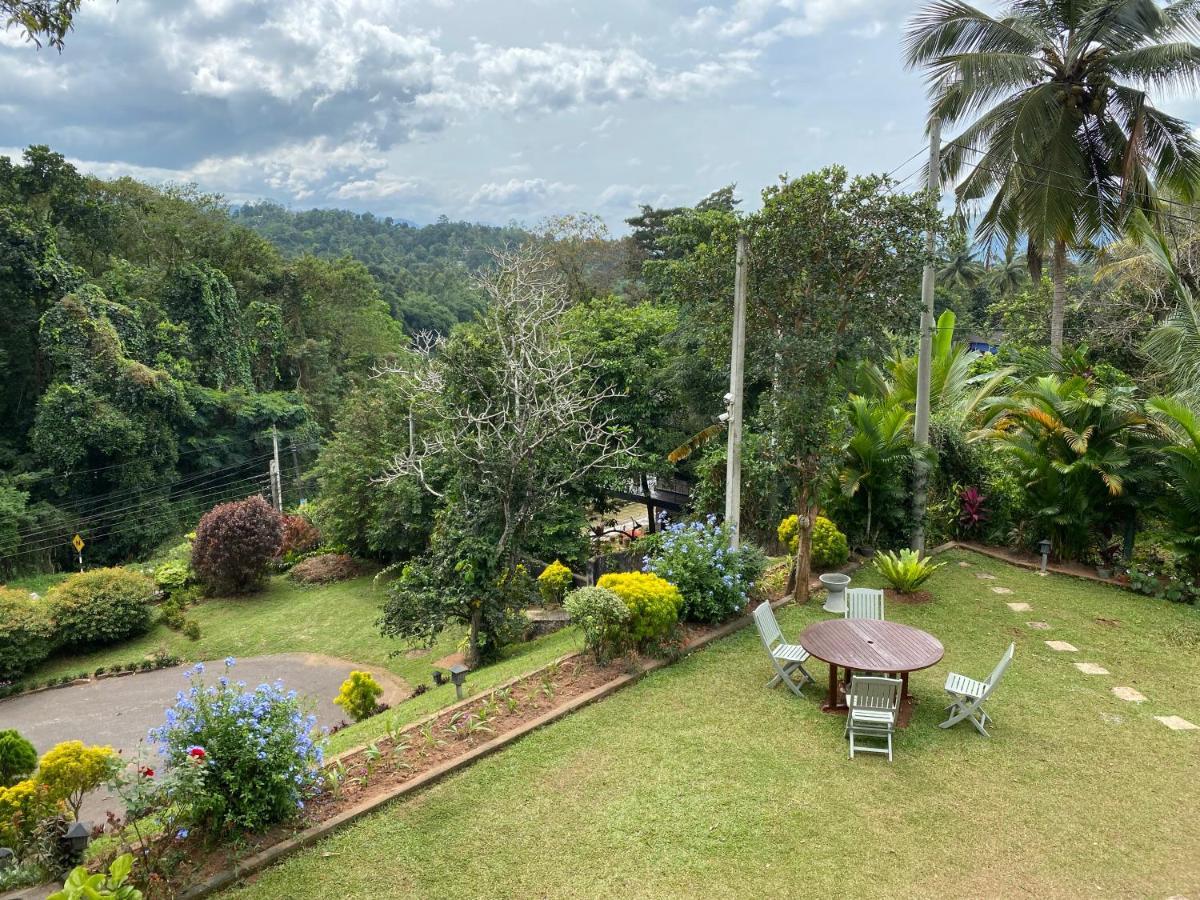 Villa Nilmalee Gampola Exterior photo