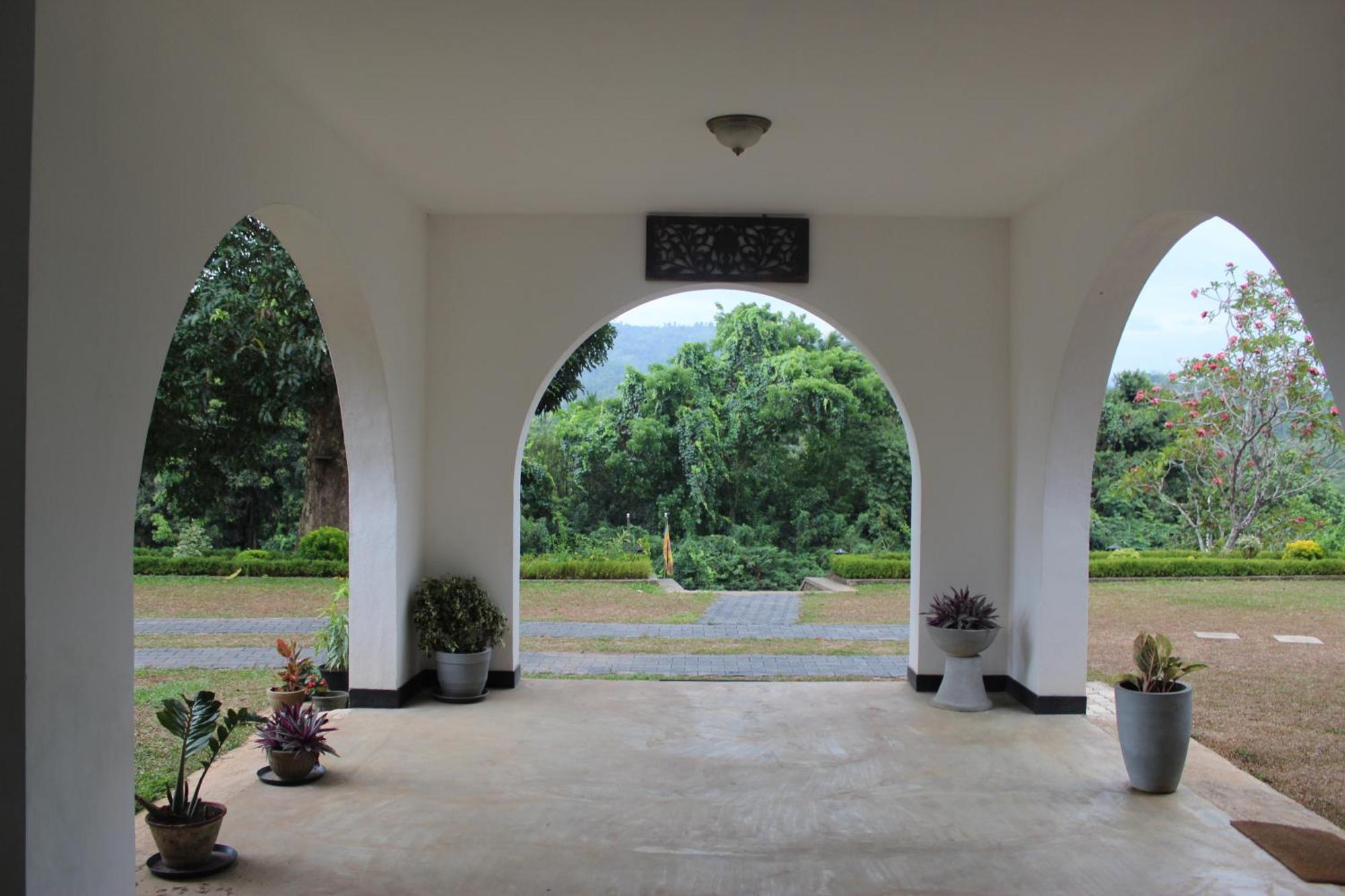 Villa Nilmalee Gampola Exterior photo