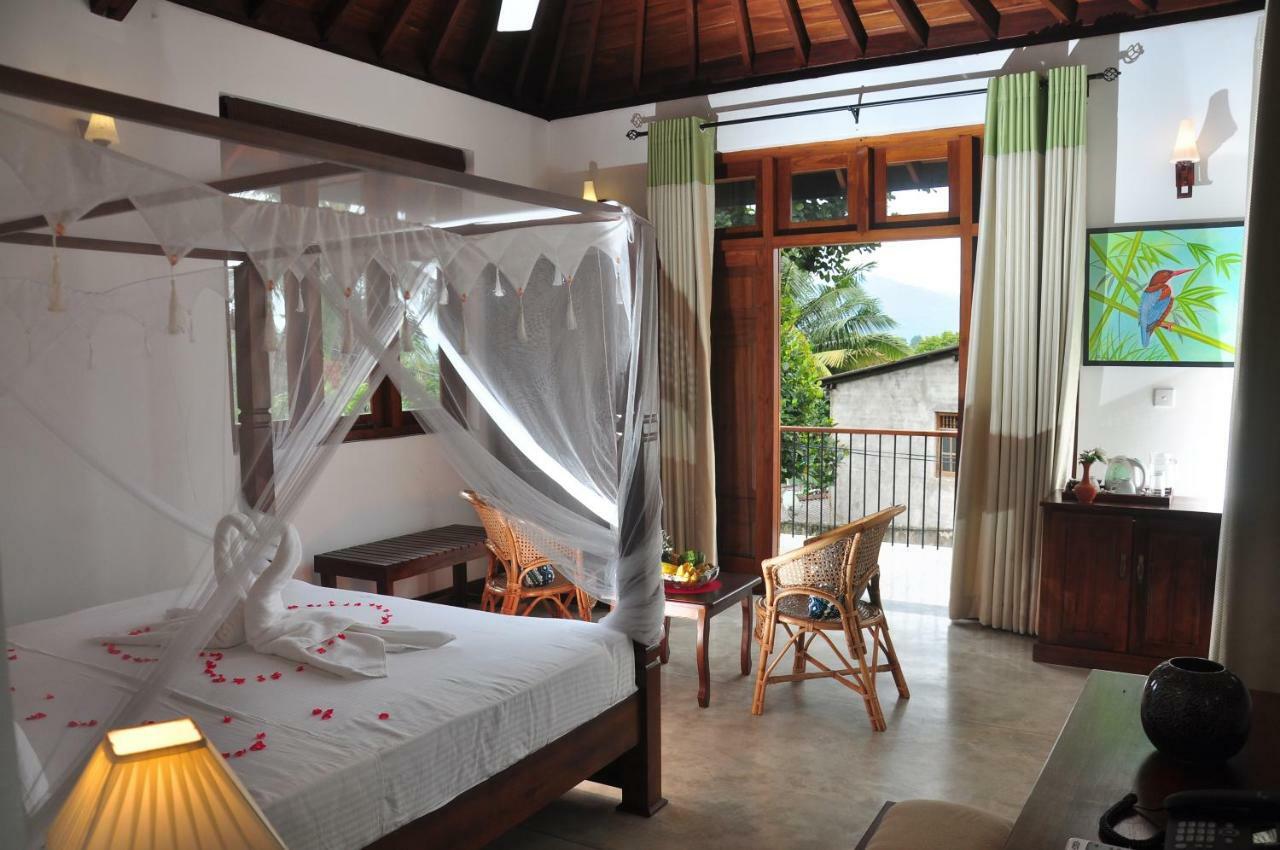Villa Nilmalee Gampola Exterior photo